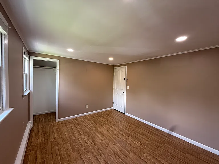 25 Van Wagoner Ave — Photo 13