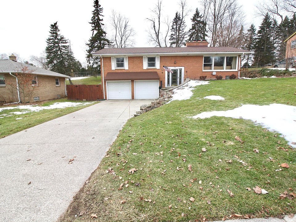 1st image of 1758 Lake Michigan Dr NW