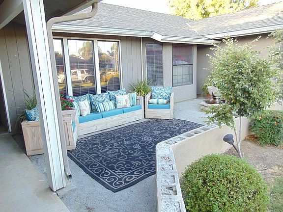 3rd image of 2530 E Feemster Ave
