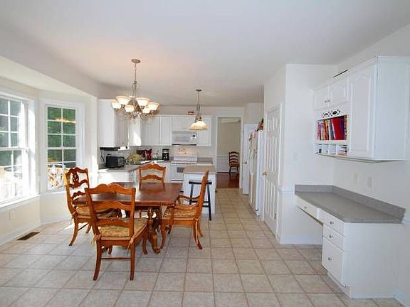 Kitchen & Breakfast Nook