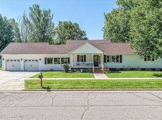 20 8th St, Woodbine, IA 51579