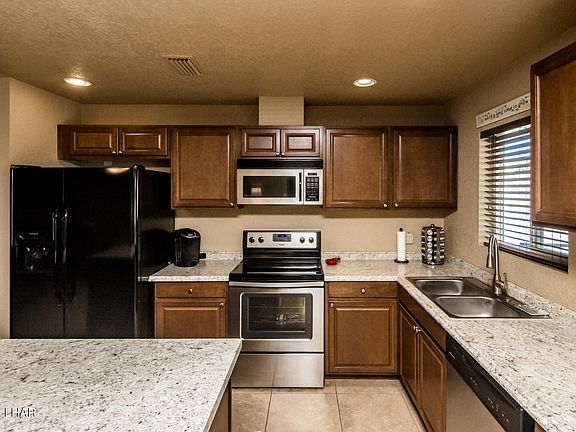 3rd image of 1556 McCulloch Blvd S