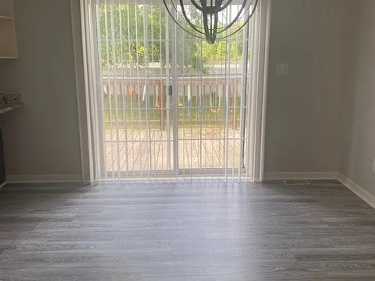 105 Labonte Dr — Photo 7