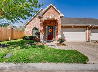 10367 Solitaire Cir, Houston, TX 77070