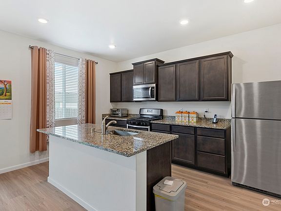 4th image of 28512 76th Drive NW