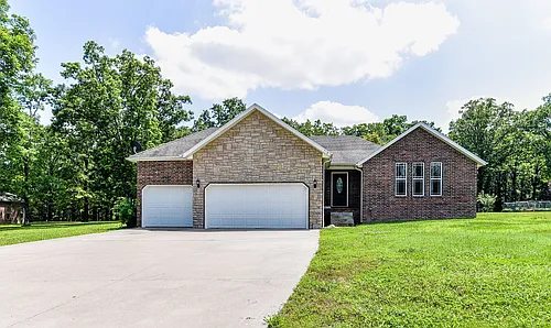 370 Southwoods Way Photo 1