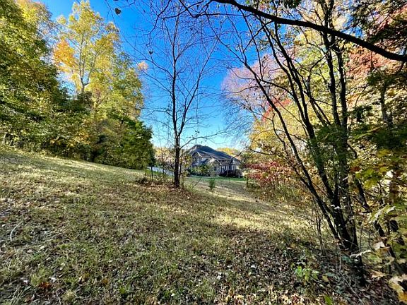 3rd image of 879 Woods Edge Dr