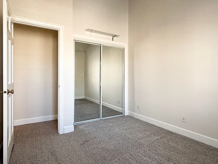 943 E Sage Park Ln — Photo 15