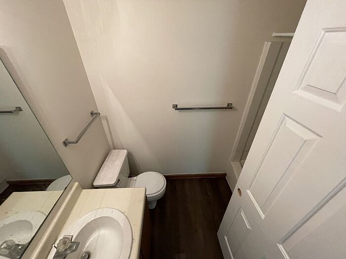 2nd image of 3522 Ivy Commons Dr APT 301