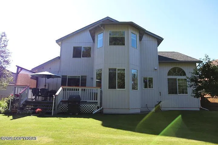 3 bed, 2.5 bath, 26001 sqft, $4,000 — Photo 3