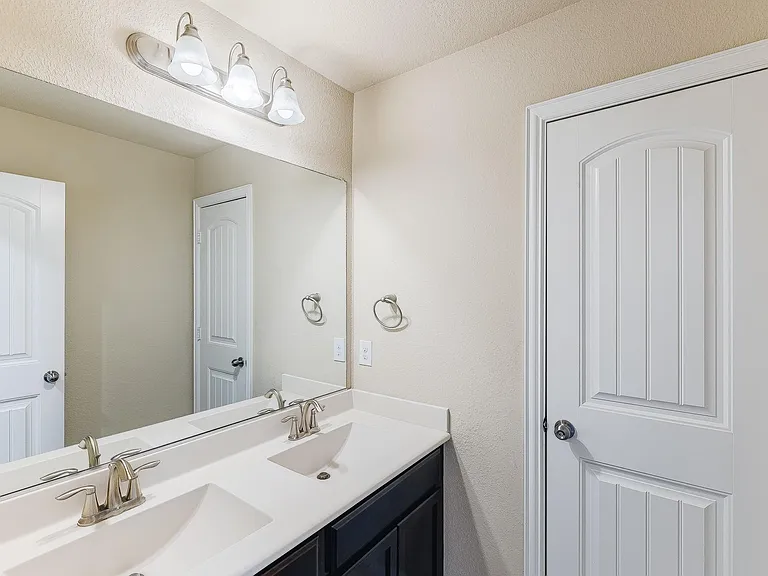 4713 Lake Cove Way — Photo 16