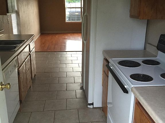 4th image of 607 N Kennedy Ave