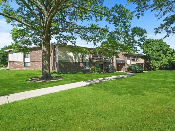 310 Greenbriar Rd APT 2B, Glen Ellyn, IL 60137