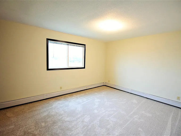 411 River St NE — Photo 16
