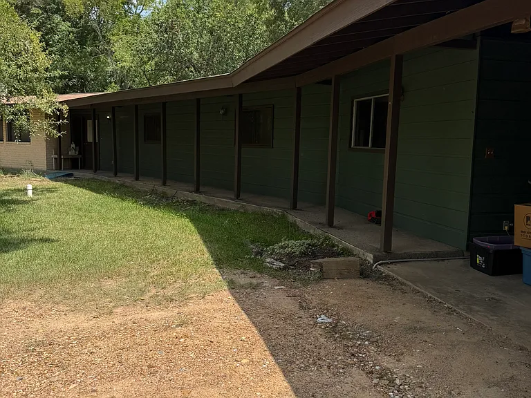 33 Sara Ln — Photo 2