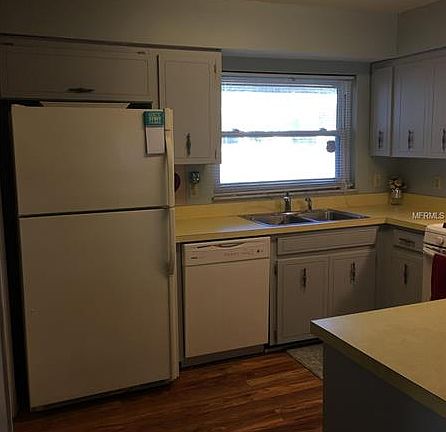 5th image of 200 Pine Winds Dr