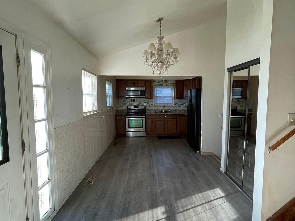 2nd image of 24901 Panama Ave
