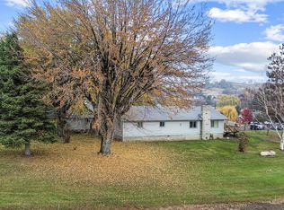 2760 Selah Loop Rd, Selah, WA 98942