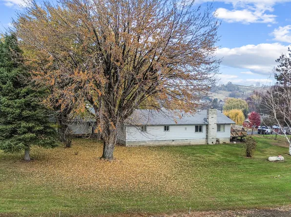 2760 Selah Loop Rd, Selah, WA 98942