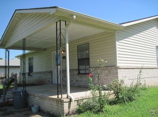 901 Riviera Dr, Ponca City, OK 74601