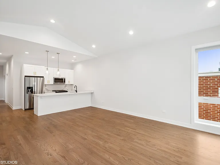 2246 W Jackson Blvd #3 — Photo 6