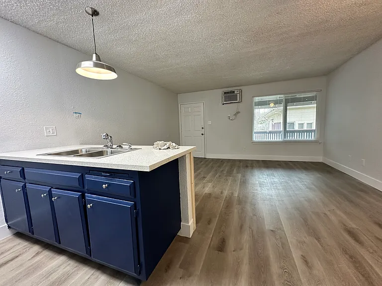640 W Park St #C — Photo 1