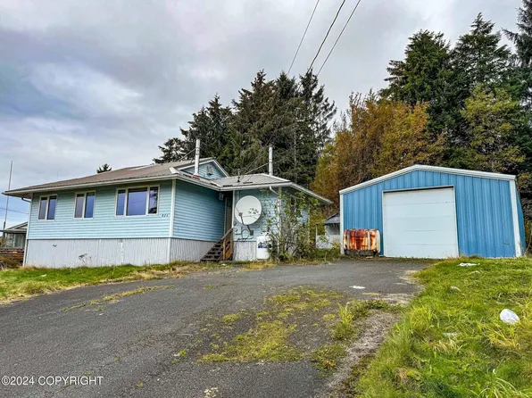 825 S Summit St, Klawock, AK 99925