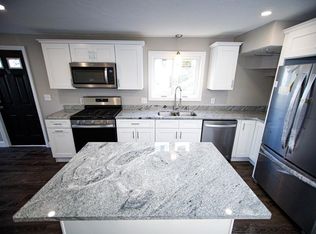 20 Adams St, Fairhaven, MA 02719