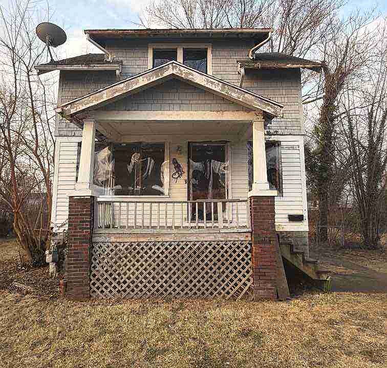 9221 Woodhall