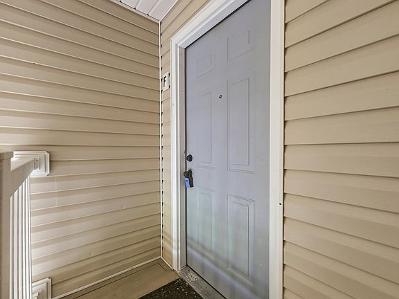 4th image of 8566 Hopkins Circle #F