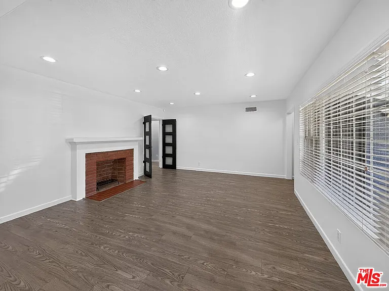 16746 Tupper St — Photo 8