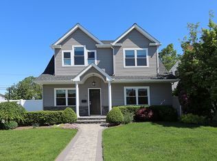 60 Audrey Ave, Plainview, NY 11803