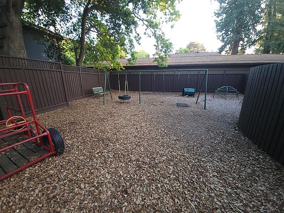 3rd image of 641 Coleman Ave