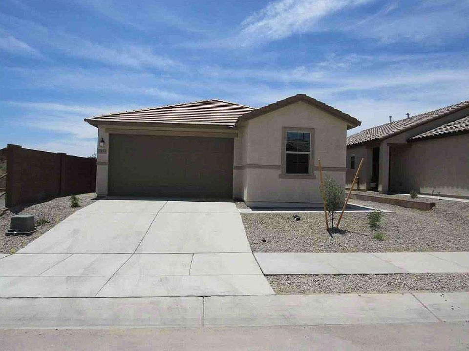 front, no neighbors on one side