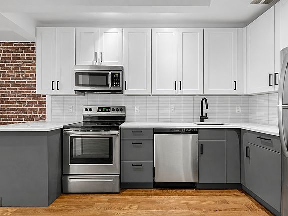 2nd image of 315 Cornelia St #2A