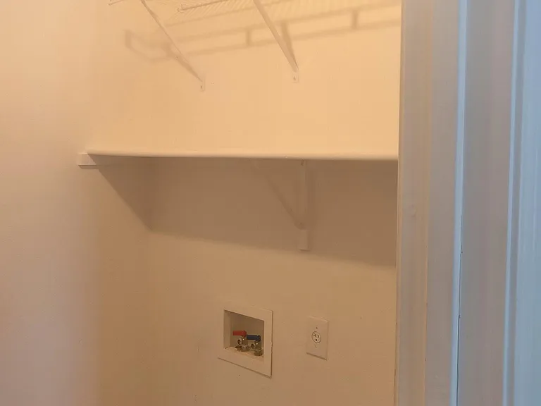 2644 Windy Point Ct — Photo 8