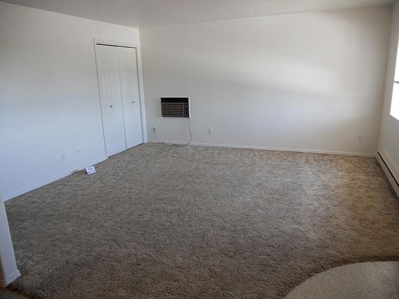 5th image of 2140 Elizabeth Blvd Russell Sq #6