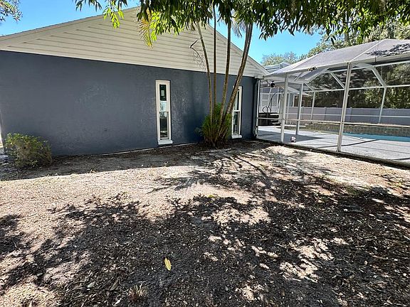 5th image of 4185 Berkshire Dr #4185