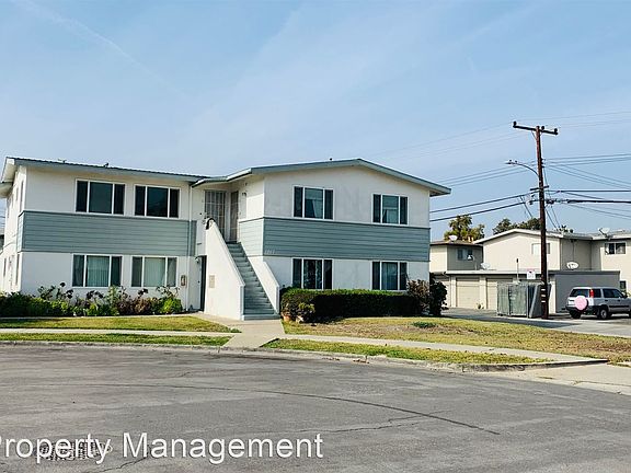 2nd image of 2867 Hickory Pl #10648797
