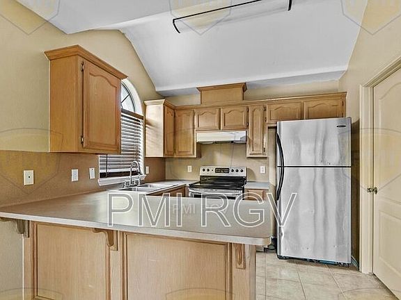 2nd image of 703 La Mancha Dr Unit 3