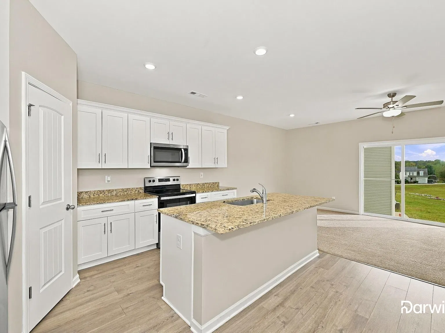 3 bed, 2.5 bath, 1725 sqft, $2,175 — Photo 2