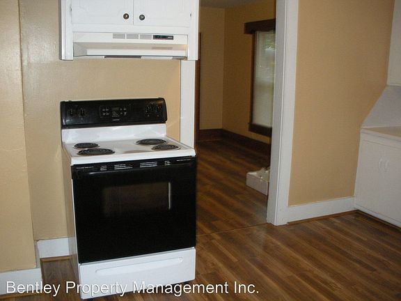 3rd image of 2902 Kirk Ave