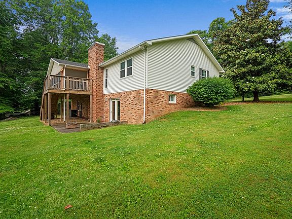 2nd image of 605 Dana Ct
