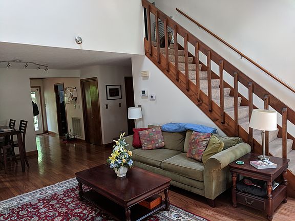 4th image of 716 Christian Dr