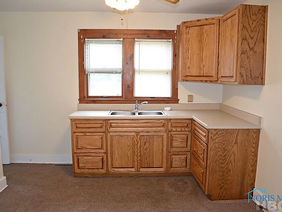 3rd image of 21 Ellen St