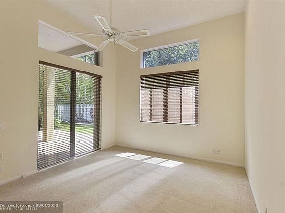 3rd image of 1272 Camellia Cir