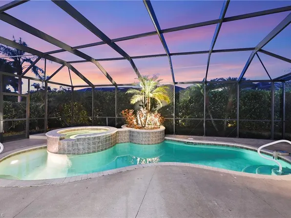 2096 Mission DR, NAPLES, FL 34109