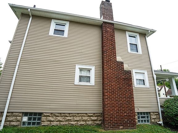 5th image of 146 Erskine Ave