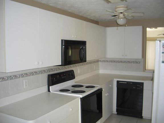 3rd image of 4235 Gator Trace Ave #10-B