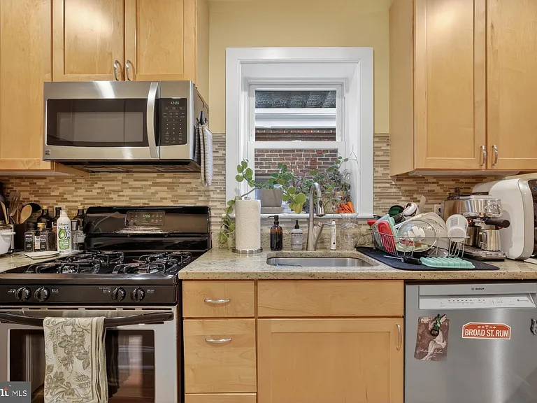 1712 Green St #4 — Photo 3